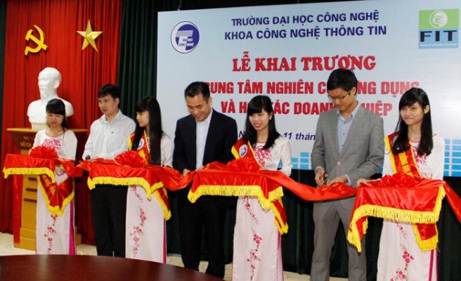 Ra mắt Trung tâm Nghiên cứu ứng dụng và Hợp tác doanh nghiệp